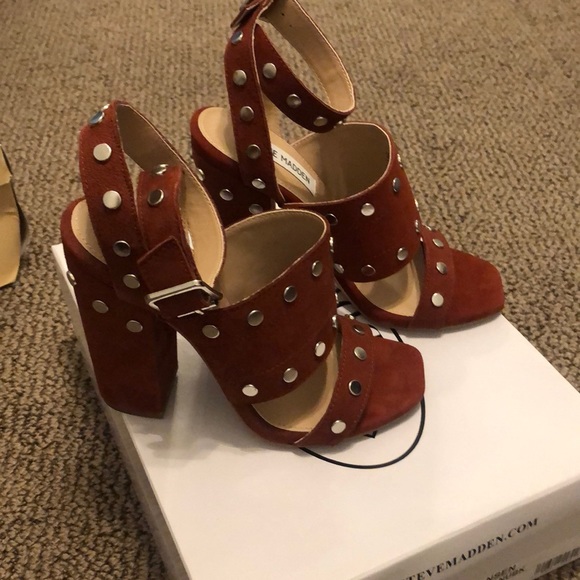 Steve Madden Shoes - Rust Steve Madden pumps